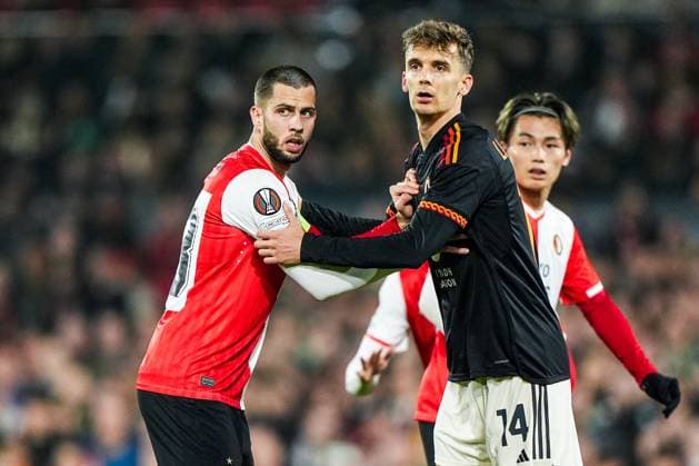 UEFA Europa League: Feyenoord v AS Roma Rotterdam - David Hancko of Feyenoord, Diego Llorente of AS Roma during the 1st leg of the UEFA Europa League Knockout Round Play-offs between Feyenoord v AS Roma at Stadion Feijenoord De Kuip on 15 February 2024 in Rotterdam, The Netherlands. Copyright: xTomxBodex