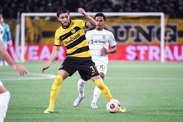BERN, SWITZERLAND - FEBRUARY 15: Jaouen Hadjam of BSC Young Boys (L) against Marcus Edwards of Sporting CP (R) during the UEFA Europa League 2023 24 round of 16 first leg match between BSC Young Boys and Sporting CP at Stadion Wankdorf on February 15, 2024 in Bern, Switzerland. Copyright: xJustPictures.ch ManuelxWinterbergerx jp-en-EuSpIm-MWI_1953-20240215