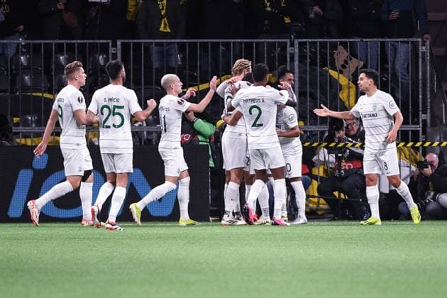 BERN, SWITZERLAND - FEBRUARY 15: Sporting CP celebrates their goal goal during the UEFA Europa League 2023 24 round of 16 first leg match between BSC Young Boys and Sporting CP at Stadion Wankdorf on February 15, 2024 in Bern, Switzerland. Copyright: xJustPictures.ch ManuelxWinterbergerx jp-en-EuSpIm-MWI_1985-20240215