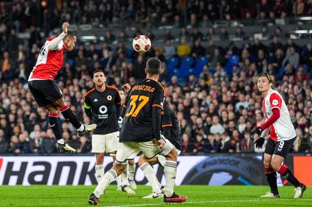 UEFA Europa League: Feyenoord v AS Roma Rotterdam - Igor Paixao of Feyenoord scores the 1-0 during the 1st leg of the UEFA Europa League Knockout Round Play-offs between Feyenoord v AS Roma at Stadion Feijenoord De Kuip on 15 February 2024 in Rotterdam, The Netherlands. Copyright: xTomxBodex