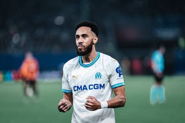 Fußball Herren Saison 2023 2024 Play-Offs Europa League FC Shakhtar Donetsk (UKR) vs. Olympique Marseille (FRA) 15.02.2024 Pierre-Emerick Aubameyang ( 10, Olympique Marseille) ballt vor Freude die Fäuste Hamburg Volksparkstadion Hamburg Deutschland