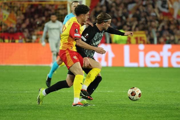Lucas HÖLER (SC Freiburg) et Neil EL AYNAOUI (RC Lens) lors du match de l UEFA Europa League entre le RC Lens et SC Fribourg, stade Bollaert-Delelis, le 15 fÃ vrier 2024 FOOTBALL : RC LENS vs SC FREIBURG - UEFA EUROPA LEAGUE - 15 02 2024 LaurentSanson Panoramic 