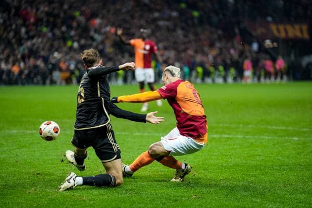 776092860 Mauro Icardi of Galatasaray in action during the match. Galatasaray and Sparta Praha faced each other in the UEFA Europa League, the match took place at Rams Park in Istanbul, Turkey on February 15, 2024 Istanbul Istanbul Turkey Copyright: xYagizxGurtugx
