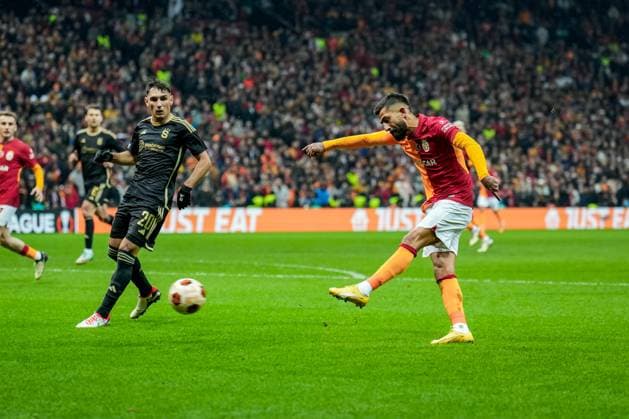 776092860 Kerem Demirbay of Galatasaray scores a goal in action during the match. Galatasaray and Sparta Praha faced each other in the UEFA Europa League, the match took place at Rams Park in Istanbul, Turkey on February 15, 2024 Istanbul Istanbul Turkey Copyright: xYagizxGurtugx