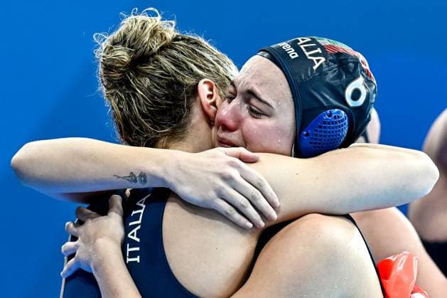 Members of team Italy celebrate the Olympic qualification after the Water polo, Wasserball women classification 7th 8th place match between team Canada (white caps) and team Italy (blue caps) of the 21st World Aquatics Championships at the Aspire Dome in Doha (Qatar), February 16, 2024. GiorgioXScala