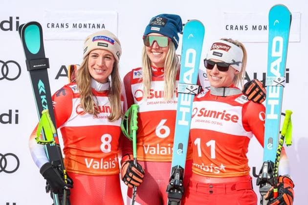 Sport Themen der Woche KW07 Sport Bilder des Tages ALPINE SKIING - FIS WC Crans Montana CRANS MONTANA,SWITZERLAND,16.FEB.24 - ALPINE SKIING - FIS World Cup, downhill, ladies, award ceremony. Image shows Jasmine Flury (SUI), Cornelia Huetter (AUT) and Lara Gut-Behrami (SUI).  GEPAxpictures xWolfgangxGrebien