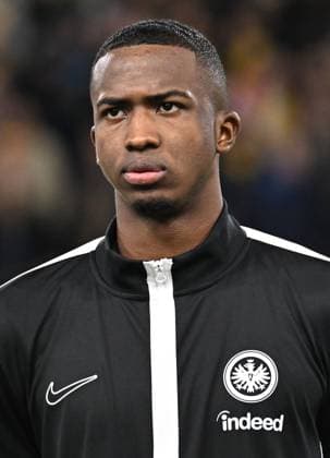 15.02.2024, xjhx, Fussball UEFA Conference League, Union Saint-Gilloise - Eintracht Frankfurt emspor, v.l. Portrait Willian Pacho (Eintracht Frankfurt) (DFL DFB REGULATIONS PROHIBIT ANY USE OF PHOTOGRAPHS as IMAGE SEQUENCES and or QUASI-VIDEO) Brüssel *** 15 02 2024, xjhx, Football UEFA Conference League, Union Saint Gilloise Eintracht Frankfurt emspor, v l Portrait Willian Pacho Eintracht Frankfurt DFL DFB REGULATIONS PROHIBIT ANY USE OF PHOTOGRAPHS as IMAGE SEQUENCES and or QUASI VIDEO Brussels
