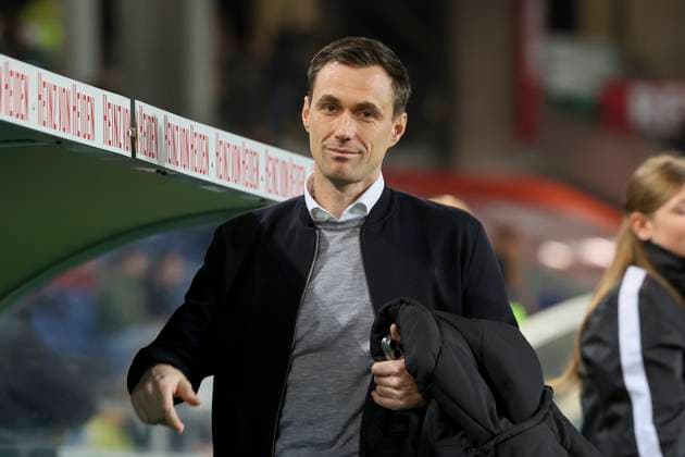 Sportdirektor Marcus Mann (Hannover 96) schaut, 2. Bundesliga, Hannover 96 vs SpVgg Greuther Fuerth, HDI-Arena, 16.02.2024, Hannover, Deutschland.