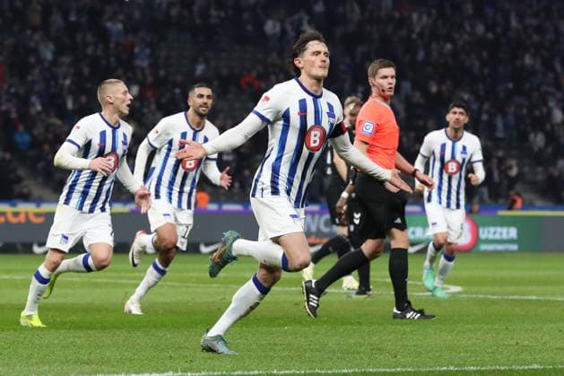 16.02.2024, xtgx, Fussball - 2.Bundesliga, Hertha BSC Berlin - 1.FC Magdeburg emspor, v.l. Fabian Reese (Hertha, 11) Jubel, Torjubel, jubelt ueber das Tor, celebrate the goal, celebration (DFL DFB REGULATIONS PROHIBIT ANY USE OF PHOTOGRAPHS as IMAGE SEQUENCES and or QUASI-VIDEO) Berlin