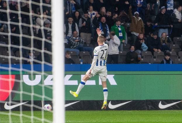 Fussball, Herren, Saison 2023 2024, 2. Bundesliga (22. Spieltag), Hertha BSC - 1. FC Magdeburg, Palko Dardai (Hertha BSC), Jubel nach Tor zum 2:1, 16.02. 2024,
