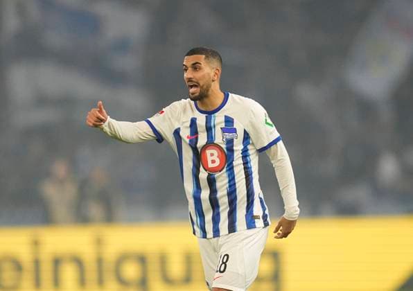 Germany, Berlin, 16.02.2024, Olympic Stadium, Hertha BSC vs 1.FC Magdeburg - 2. Bundesliga, Aymen Barkok (Hertha BSC) gestures Berlin Olympic Stadium Berlin Germany *** Germany, Berlin, 16 02 2024, Olympic Stadium, Hertha BSC vs 1 FC Magdeburg 2 Bundesliga, Aymen Barkok Hertha BSC gestures Berlin Olympic Stadium Berlin Germany eu-images-659