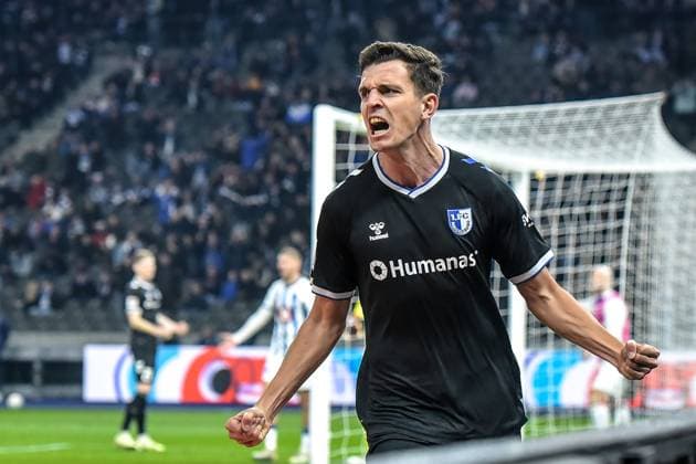 Fussball 2. Bundesliga, Hertha BSC - 1. FC Magdeburg 16.02.2024, xdanx, Fussball 2. Bundesliga, Hertha BSC - 1. FC Magdeburg, v.l. Tobias Mueller (1. FC Magdeburg 21),Jubel nach dem 2:2 (DFL DFB REGULATIONS PROHIBIT ANY USE OF PHOTOGRAPHS as IMAGE SEQUENCES and or QUASI-VIDEO) Foto: Daniel Lakomski Mix1 Berlin Olympiastadion Berlin Berlin Deutschland (DE)