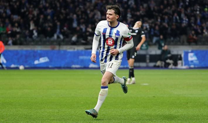 Fabian Reese jubelt nach 3:2 Freude Emotion Jubel Fußball Fussball DFL 2.Bundesliga Herren 22.Spieltag Saison 2023 2024 16.02.2024 Hertha BSC Berlin vs. 1.FC Magdeburg FCM DFL regulations prohibit any use of photographs as image sequences and or quasi-video