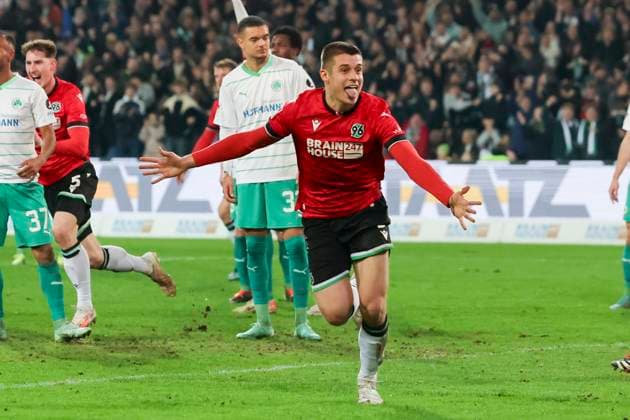 Nicolo Tresoldi (Hannover 96) bejubelt seinen Treffer zum 2:1, 2. Bundesliga, Hannover 96 vs SpVgg Greuther Fuerth, HDI-Arena, 16.02.2024, Hannover, Deutschland.