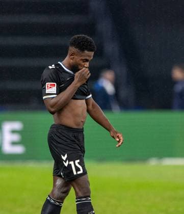 Fussball, Herren, Saison 2023 2024, 2. Bundesliga (22. Spieltag), Hertha BSC - 1. FC Magdeburg, Daniel Heber (1. FC Magdeburg), Enttäuschung nach Abpfiff, 16.02. 2024,