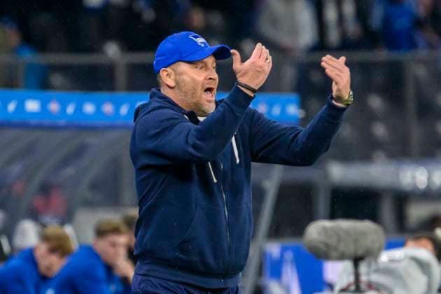 Pal Dardai (Hertha BSC Trainer), fordert, zeigt, Hertha BSC - 1. FC Magdeburg, 2. Bundesliga, Fussball, DFB, Spielzeit 2023 2024, 22. Spieltag, Olympia - Stadion Berlin, DFB DFL REGULATIONS PROHIBIT ANY USE OF PHOTOGRAPHS AS IMAGE SEQUENCES AND OR QUASI-VIDEO, 16.02. 2024, Foto: HMB Media Uwe Koch