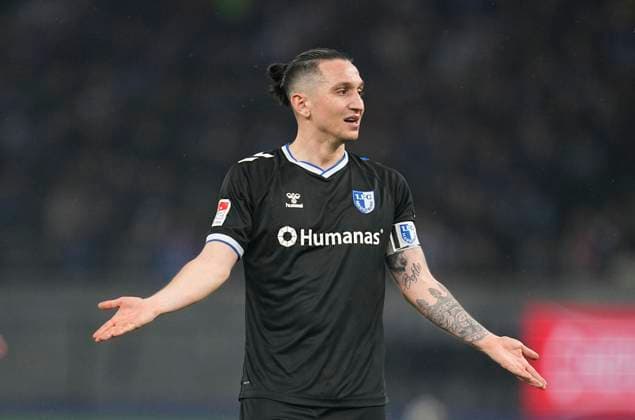 Germany, Berlin, 16.02.2024, Olympic Stadium, Hertha BSC vs 1.FC Magdeburg - 2. Bundesliga, Baris Atik (1.FC Magdeburg) gestures Berlin Olympic Stadium Berlin Germany