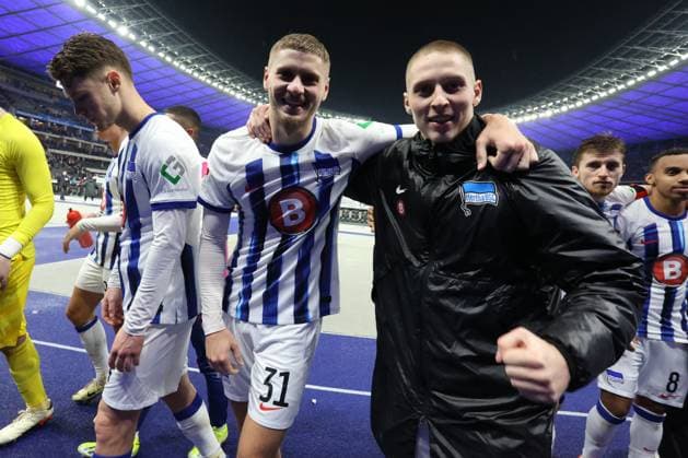 DEU, DFL, 2. FBL, Hertha BSC vs. 1.FC Magdeburg, 16.02.2024, Berliner Olympiastadion, Berlin, DEU, DFL, 2. FBL, Hertha BSC vs. 1.FC Magdeburg, im Bild Palko Dardai (Hertha BSC Berlin 27), Marton Dardai (Hertha BSC Berlin 31) DFL - regulations prohibit any use of Photographs as image sequences and or quasi-video Foto: Juergen Engler nordphoto GmbH