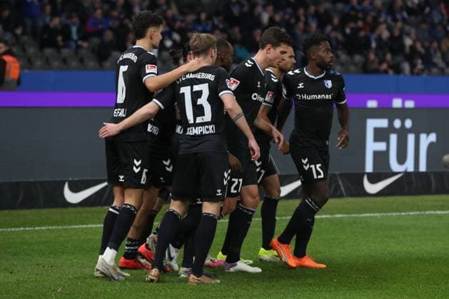 16.02.2024, xtgx, Fussball - 2.Bundesliga, Hertha BSC Berlin - 1.FC Magdeburg emspor, v.l. Jubel nach dem 2:2 durch Tobias Mueller (Magdeburg, 21) (DFL DFB REGULATIONS PROHIBIT ANY USE OF PHOTOGRAPHS as IMAGE SEQUENCES and or QUASI-VIDEO) Berlin
