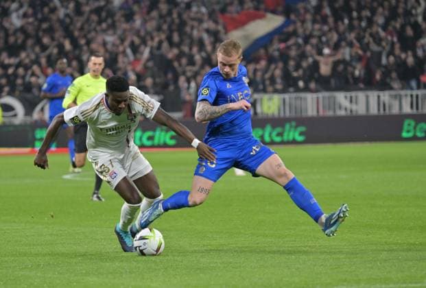 Ernest Nuamah (lyon) vs Marvin Bard (nice) FOOTBALL: Olympique Lyonnais vs OGC Nice - Ligue 1 - 16 02 2024 FredericChambert Panoramic 