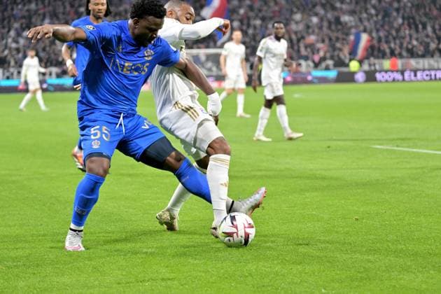 Alexandre Lacazette (lyon) vs Youssuf Ndayishimiye (nice) FOOTBALL: Olympique Lyonnais vs OGC Nice - Ligue 1 - 16 02 2024 FredericChambert Panoramic 