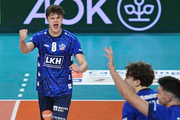 GER; 1.VBL, SVG Lueneburg vs SWD powervolleys Düren 16.02.2024, LKH Arena, Lueneburg, GER; 1. VBL, SVG Lueneburg vs SWD powervolleys Düren im Bild Theo Mohwinkel (Lueneburg 08) jubelt