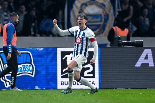 2. Bundesliga - Hertha BSC Berlin - 1. FC Magdeburg am 16.02.2024 im Olympiastadion in Berlin Jubel, Torjubel, Torschuetze, Torschütze Fabian Reese (Hertha BSC Berlin) jubelt nach seinemTor zum 1:1.