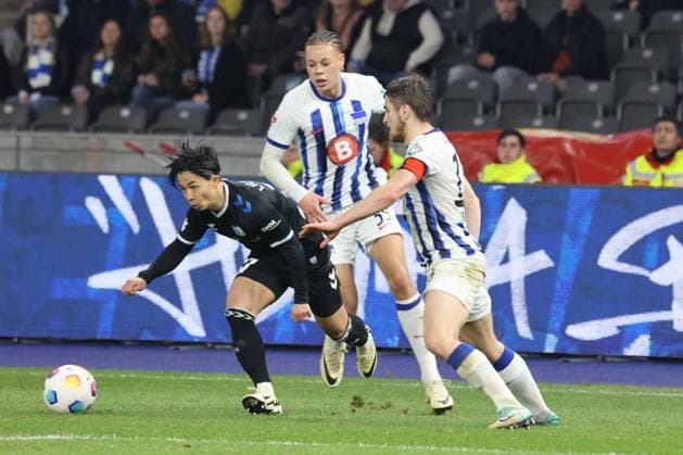 DEU, DFL, 2. FBL, Hertha BSC vs. 1.FC Magdeburg, 16.02.2024, Berliner Olympiastadion, Berlin, DEU, DFL, 2. FBL, Hertha BSC vs. 1.FC Magdeburg, im Bild Derry Scherhant (Hertha BSC Berlin 39), Jonjoe Kenny (Hertha BSC Berlin 16), Tatsuya Ito (1.FC Magdeburg 37) DFL - regulations prohibit any use of Photographs as image sequences and or quasi-video Foto: Juergen Engler nordphoto GmbH