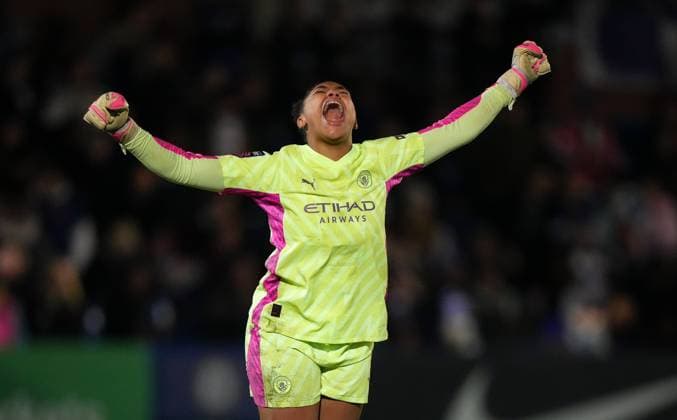 Sport Themen der Woche KW07 Sport Bilder des Tages Goalkeeper Khiara Keating of Man City women celebrates at full time during the FAWSL match between Chelsea Women and Manchester City Women at the Kingsmeadow Stadium, Kingston, England on 16 February 2024. Copyright: xAndyxRowlandx PMI-6092-0009