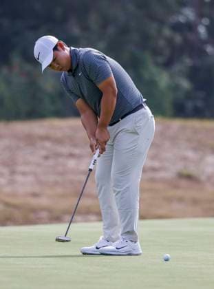 February 16, 2024 Tom Kim, of South Korea, hits a shot during the second round of the Genesis Invitational at Riviera Country Club in Pacific Palisades, CA. CSM Pacific Palisades United States of America - ZUMAc04_ 20240216_zma_c04_141 Copyright: xCharlesxBausx
