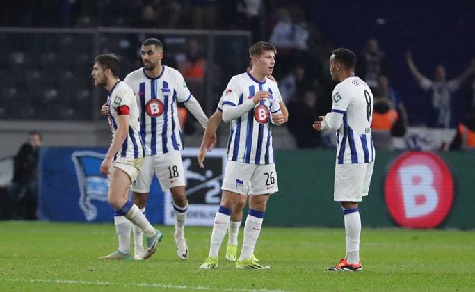 Jonjoe Kenny, Aymane Barkok, Gustav Christensen, Bilal Hussein nach Spielende Fußball Fussball DFL 2.Bundesliga Herren 22.Spieltag Saison 2023 2024 16.02.2024 Hertha BSC Berlin vs. 1.FC Magdeburg FCM DFL regulations prohibit any use of photographs as image sequences and or quasi-video
