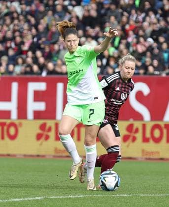 17.02.2024 - Fussball - Saison 2023 2024 - 1. Frauen - Fussball - Bundesliga - 14. Spieltag: 1. FC Nürnberg FCN ( Club ) - VfL Wolfsburg - Sportfoto Zink DaMa - xdaxmax - Chantal Hagel (7, VfL Wolfsburg ) Selma Magnusdottir (37, 1. FC Nürnberg FCN )