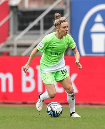 17.02.2024 - Fussball - Saison 2023 2024 - 1. Frauen - Fussball - Bundesliga - 14. Spieltag: 1. FC Nürnberg FCN ( Club ) - VfL Wolfsburg - Sportfoto Zink DaMa - xdaxmax - Svenja Huth (10, VfL Wolfsburg ) - Freisteller Einzelbild