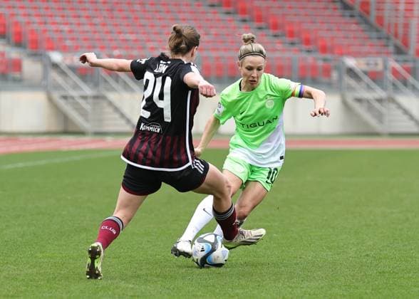 17.02.2024 - Fussball - Saison 2023 2024 - 1. Frauen - Fussball - Bundesliga - 14. Spieltag: 1. FC Nürnberg FCN ( Club ) - VfL Wolfsburg - Sportfoto Zink DaMa - xdaxmax - Nastassja Lein (24, 1. FC Nürnberg FCN ) Svenja Huth (10, VfL Wolfsburg )