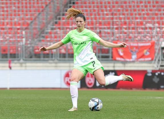 17.02.2024 - Fussball - Saison 2023 2024 - 1. Frauen - Fussball - Bundesliga - 14. Spieltag: 1. FC Nürnberg FCN ( Club ) - VfL Wolfsburg - Sportfoto Zink DaMa - xdaxmax - Chantal Hagel (7, VfL Wolfsburg )