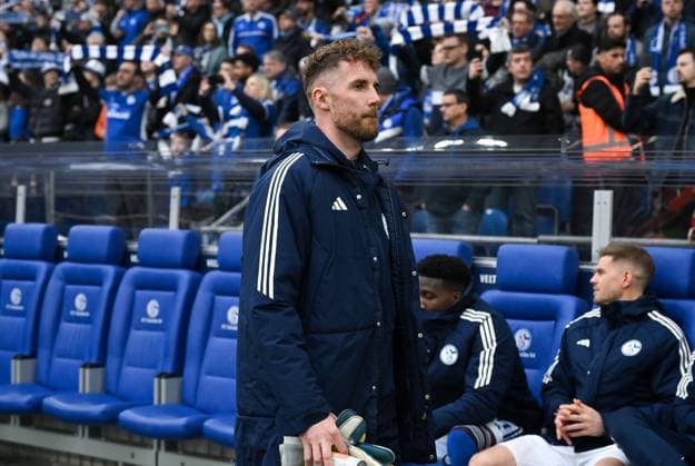 Torwart Ralf Fährmann (Schalke 04) 17.02.2024, Fussball Saison 2023 2024, 2. Bundesliga, 22. Spieltag, FC Schalke 04 - SV Wehen Wiesbaden 1:0 Gelsenkirchen Veltins Arena Nordrhein Westfalen Deutschland *** Goalkeeper Ralf Fährmann Schalke 04 17 02 2024, Soccer season 2023 2024, 2 Bundesliga, 22 Matchday, FC Schalke 04 SV Wehen Wiesbaden 1 0 Gelsenkirchen Veltins Arena Nordrhein Westfalen Germany Team2