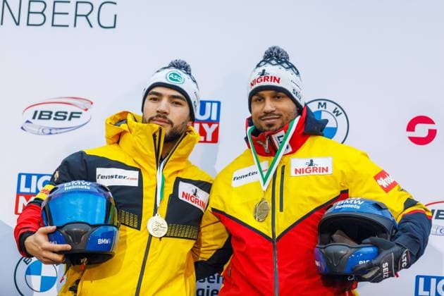Bilder des Jahres 2024, Sport 02 Feburar Sport Themen der Woche KW07 Sport Bilder des Tages Bob-Weltcup Altenberg 2024 - Zweierbob Maenner - Adam Ammour Costa Laurenz DEU Deutschland Sachsen Altenberg, 17.02.2024, BMW IBSF Weltcup Bob in Altenberg, SachsenEnergie-Eiskanal, Zweierbob Herren, Sieger Adam Ammour und Costa Laurenz (GER) bei der Siegerehrung. *** Bobsleigh World Cup Altenberg 2024 two-man bobsleigh Adam Ammour Costa Laurenz DEU Germany Saxony Altenberg, 17 02 2024, BMW IBSF World Cup Bobsleigh in Altenberg, SachsenEnergie Eiskanal, two-man bobsleigh men, winner Adam Ammour and Costa Laurenz GER at the award ceremony AF_Bob_Altenberg_46673