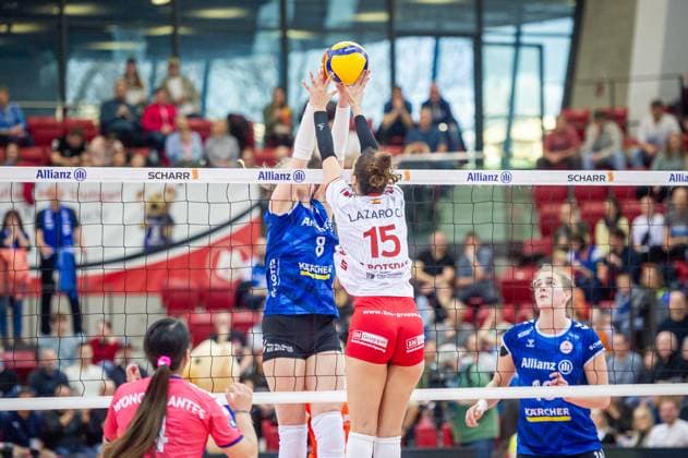 Raquel Lazaro (SC Potsdam, 15) vs. Monique Strubbe (Allianz MTV Stuttgart, 08) Allianz MTV Stuttgart - SC Potsdam, Volleyball Bundesliga, Frauen, VBL, Saison 2023 24, 17.02.2024, Stuttgart (SCHARRena), DEU Allianz MTV Stuttgart - SC Potsdam, Sport, Volleyball Bundesliga, Frauen, VBL, Saison 2023 24, 17.02.2024, Stuttgart (SCHARRena), DEU Stuttgart Copyright: xSandyxDinkelackerx EP_SDR