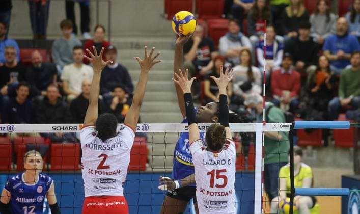 Stuttgart , Volleyball Bundesliga Frauen Zwischenrunde , Allianz MTV Stuttgart vs. SC Potsdam , Krystal Rivers ( Stgt )