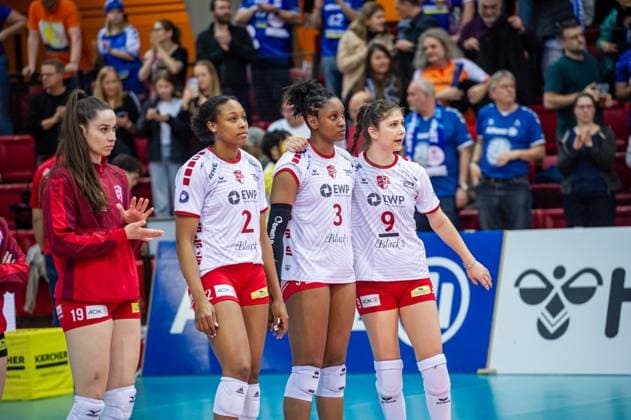 vl. Greta Kiss (SC Potsdam, 19), Breland Morrissette (SC Potsdam, 02), Danielle Harbin (SC Potsdam, 03), Kristina Guncheva (SC Potsdam, 09) - enttaeuscht nach Niederlage in Stuttgart Allianz MTV Stuttgart - SC Potsdam, Volleyball Bundesliga, Frauen, VBL, Saison 2023 24, 17.02.2024, Stuttgart (SCHARRena), DEU Allianz MTV Stuttgart - SC Potsdam, Sport, Volleyball Bundesliga, Frauen, VBL, Saison 2023 24, 17.02.2024, Stuttgart (SCHARRena), DEU Stuttgart Copyright: xSandyxDinkelackerx EP_SDR