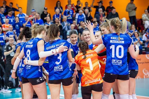 Jubel beim MTV Stuttgart - Freude nach Heimsieg Allianz MTV Stuttgart - SC Potsdam, Volleyball Bundesliga, Frauen, VBL, Saison 2023 24, 17.02.2024, Stuttgart (SCHARRena), DEU Allianz MTV Stuttgart - SC Potsdam, Sport, Volleyball Bundesliga, Frauen, VBL, Saison 2023 24, 17.02.2024, Stuttgart (SCHARRena), DEU Stuttgart Copyright: xSandyxDinkelackerx EP_SDR