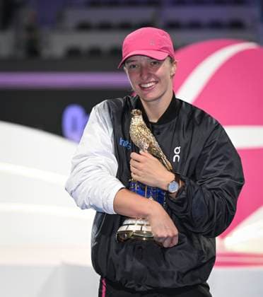 Sport Bilder des Tages Qatar TotalEnergies Open 2024 Womans Single Winner Iga Swiatek (POL)