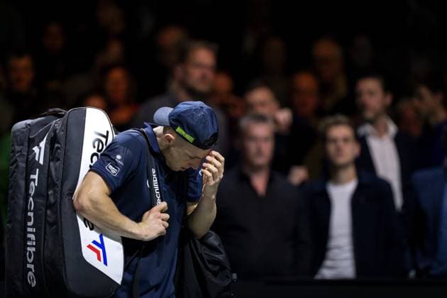 ROTTERDAM - Tallon Greekpoor (NED) leaves the court after his lost match against Jannik Sinner (ITA) during the second semi-final on the sixth day of the ABN AMRO Open tennis tournament in Ahoy. ANP SANDER KONING ABN AMRO Open 2024 xVIxANPxSportx xxANPxIVx 491359184 originalFilename: 491359184.jpg