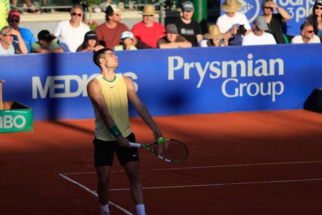 ATP, Tennis Herren 250 - IEB+ ARGENTINA OPEN Carlos Alcaraz (ESP) saca durante el partido de semifinal del IEB+ Argentina Open jugado entre Carlos Alcaraz (ESP) vs Nicolas Jarry (CHI) en el Estadio Guillermo Vilas del Lawn Tenis Club de la Ciudad Autonoma de Buenos Aires, Argentina. February 17, 2024. Ciudad Autonoma de Buenos Aires Lawn Tenis Club Argentina Copyright: xSantiagoxGomezxRocax