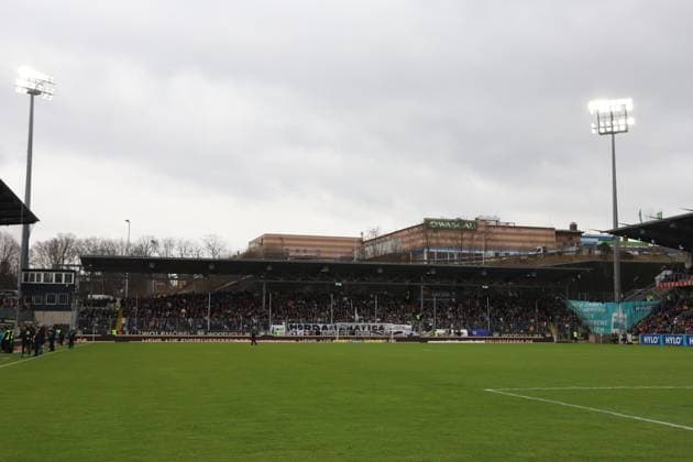 18.02.2024, Fussball, Herren, 2.Bundesliga , 22. Spieltag, Saison 2023 2024, SV 07 Elversberg - VfL Osnabrück, Die Fankurve (SV 07 Elversberg) Elversberg Ursapharm-Arena an der Kaiserlinde Saarland Deutschland (DE)