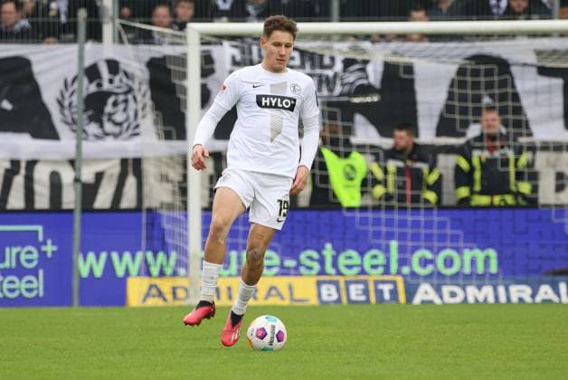 18.02.2024, Fussball, Herren, 2.Bundesliga , 22. Spieltag, Saison 2023 2024, SV 07 Elversberg - VfL Osnabrück, Lukas Pinckert (SV 07 Elversberg) Elversberg Ursapharm-Arena an der Kaiserlinde Saarland Deutschland (DE)