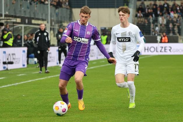 18.02.2024, Fussball, Herren, 2.Bundesliga , 22. Spieltag, Saison 2023 2024, SV 07 Elversberg - VfL Osnabrück, Paul Wanner (SV 07 Elversberg), Michael Cuisance (VfL Osnabrück) Elversberg Ursapharm-Arena an der Kaiserlinde Saarland Deutschland (DE)