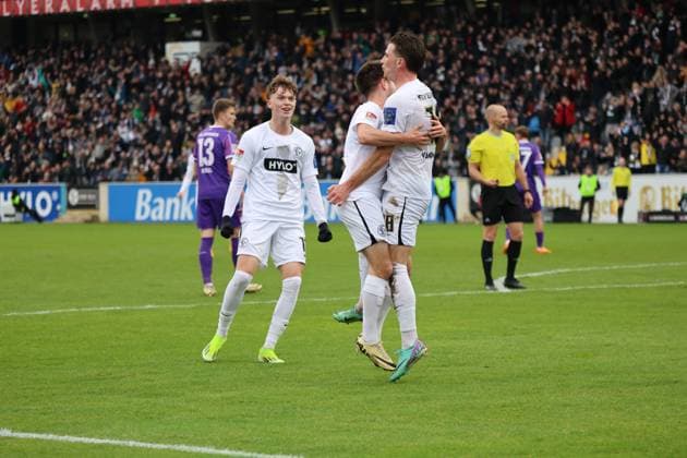 18.02.2024, Fussball, Herren, 2.Bundesliga , 22. Spieltag, Saison 2023 2024, SV 07 Elversberg - VfL Osnabrück, Torjubel zum 2:0, Torschütze: Hugo Vandermersch (SV 07 Elversberg) Elversberg Ursapharm-Arena an der Kaiserlinde Saarland Deutschland (DE)