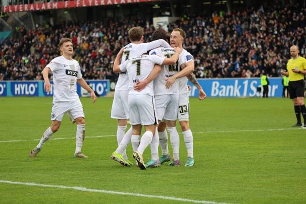 18.02.2024, Fussball, Herren, 2.Bundesliga , 22. Spieltag, Saison 2023 2024, SV 07 Elversberg - VfL Osnabrück, Torjubel zum 2:0, Torschütze: Hugo Vandermersch (SV 07 Elversberg) Elversberg Ursapharm-Arena an der Kaiserlinde Saarland Deutschland (DE)