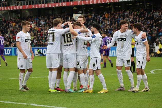 18.02.2024, Fussball, Herren, 2.Bundesliga , 22. Spieltag, Saison 2023 2024, SV 07 Elversberg - VfL Osnabrück, Torjubel zum 2:0, Torschütze: Hugo Vandermersch (SV 07 Elversberg) Elversberg Ursapharm-Arena an der Kaiserlinde Saarland Deutschland (DE)